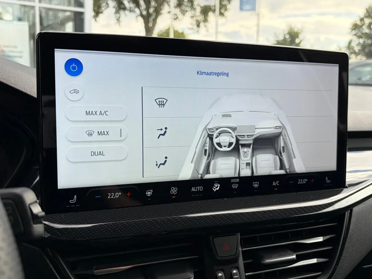1.0 Hybrid 125 PK ST Line | STUUR, STOEL EN VOORRUITVERWARMING| FULL LED| NAVIGATIE + APPLE CARPLAY/ANDROID AUTO| PARKEERSENSOREN V+A| KEYLESS START| NEDERLANDSE AUTO| EERSTE EIGENAAR| DEALE
