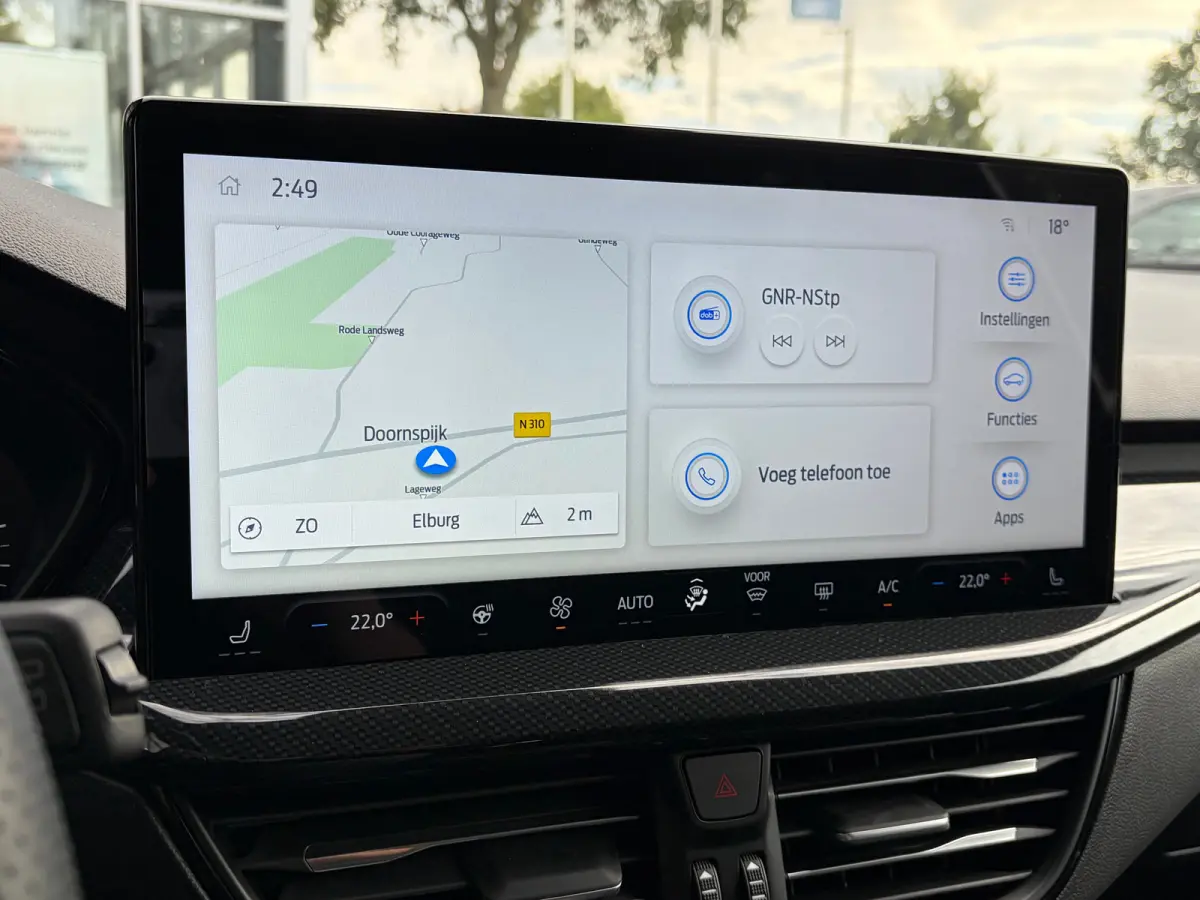 1.0 Hybrid 125 PK ST Line | STUUR, STOEL EN VOORRUITVERWARMING| FULL LED| NAVIGATIE + APPLE CARPLAY/ANDROID AUTO| PARKEERSENSOREN V+A| KEYLESS START| NEDERLANDSE AUTO| EERSTE EIGENAAR| DEALE