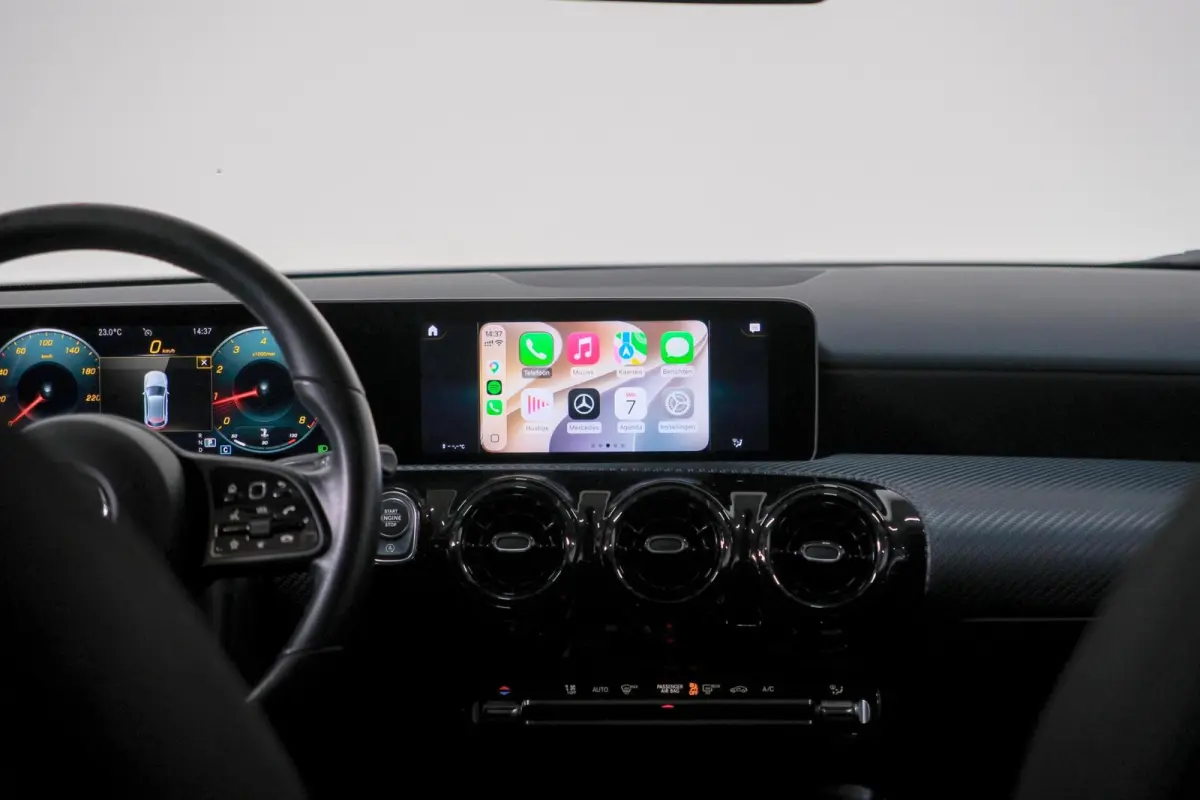 180 Business Solution AMG | Carplay