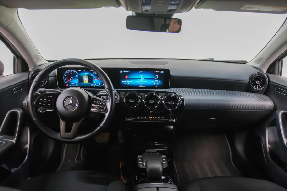180 Business Solution AMG | Carplay