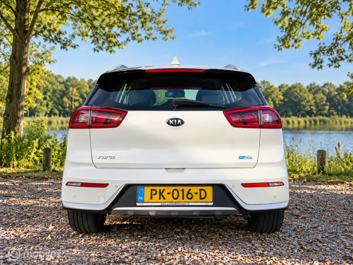 1.6 GDi Hybrid First Edition