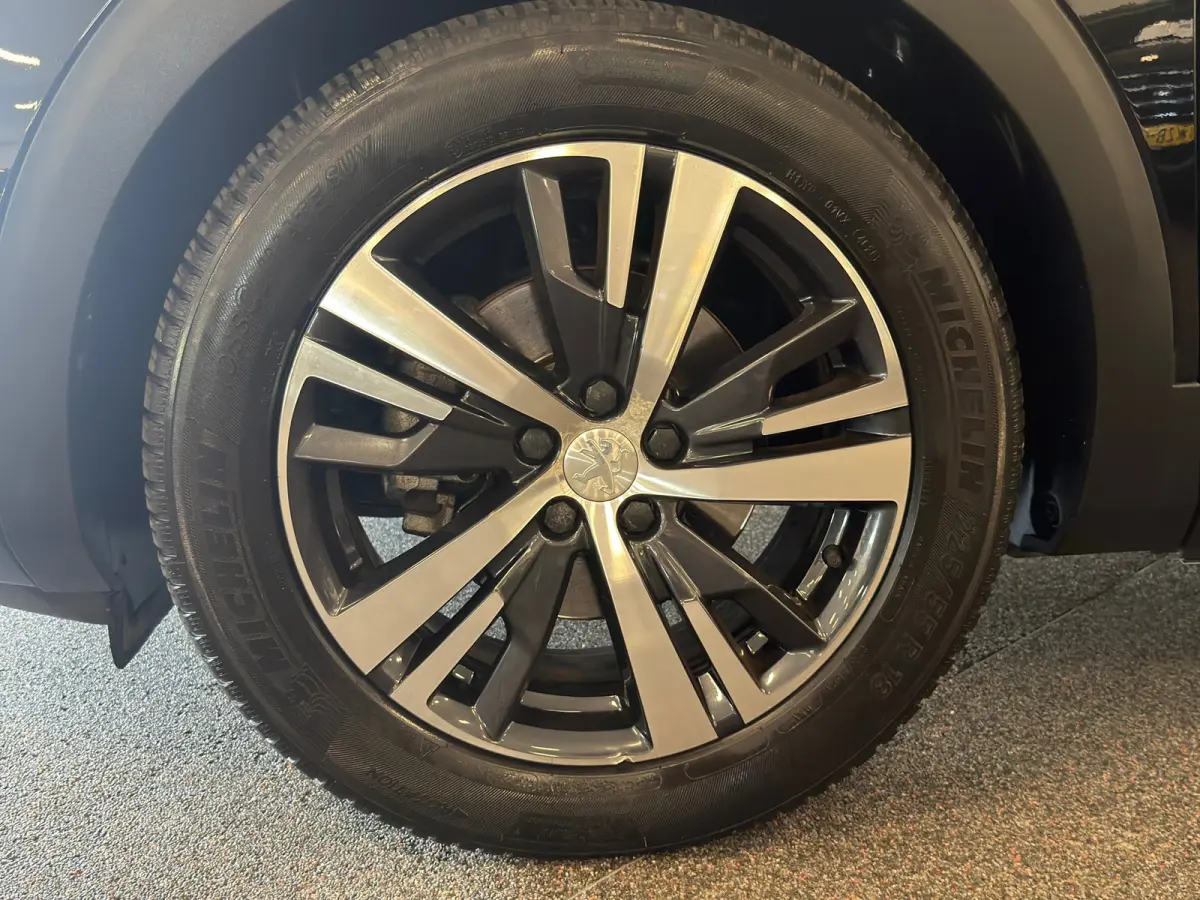 1.6 GT Line| NAVI/CAMERA, PANORAMA, CRUISE, ECC AIRCO