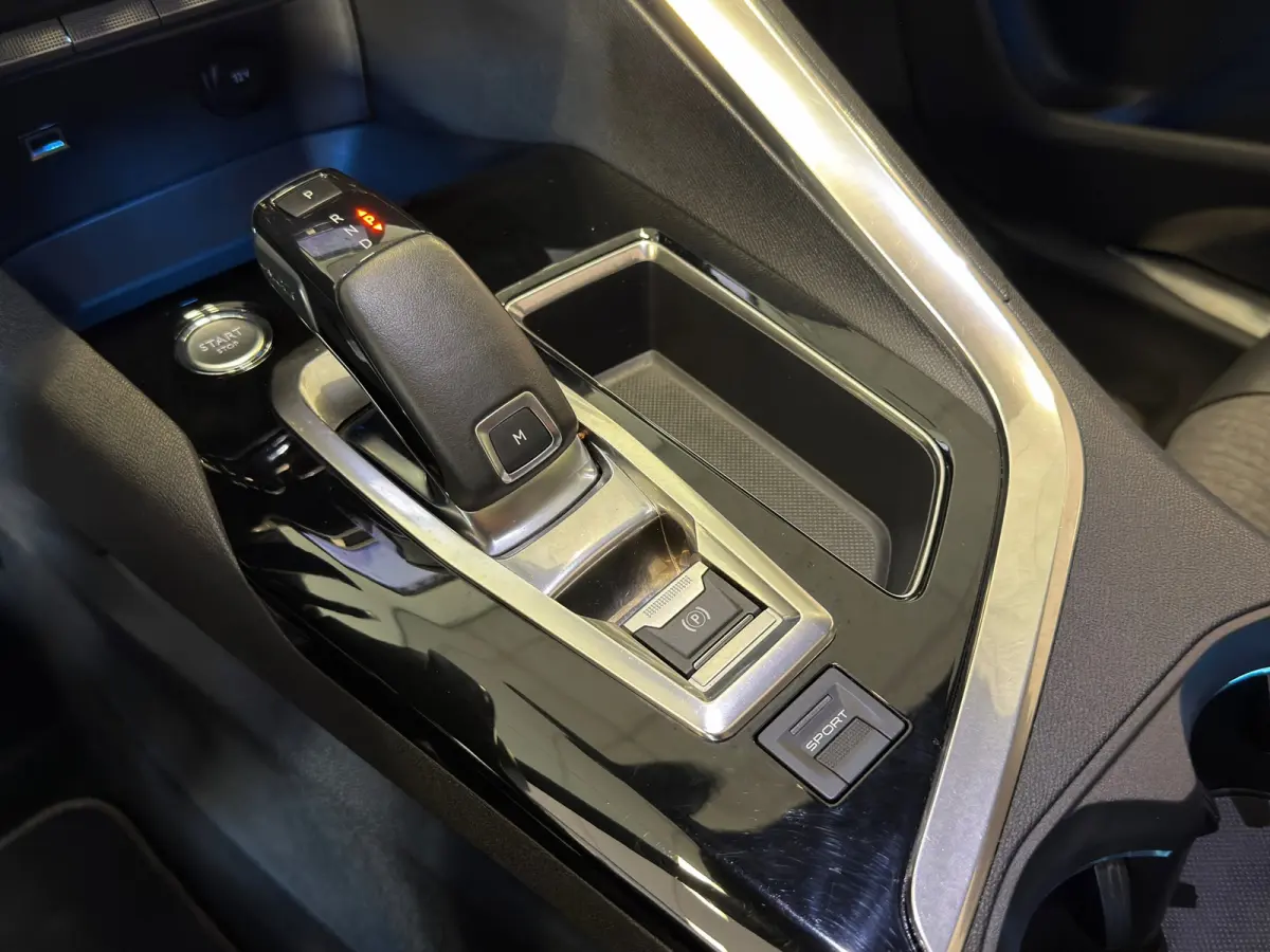 1.6 GT Line| NAVI/CAMERA, PANORAMA, CRUISE, ECC AIRCO