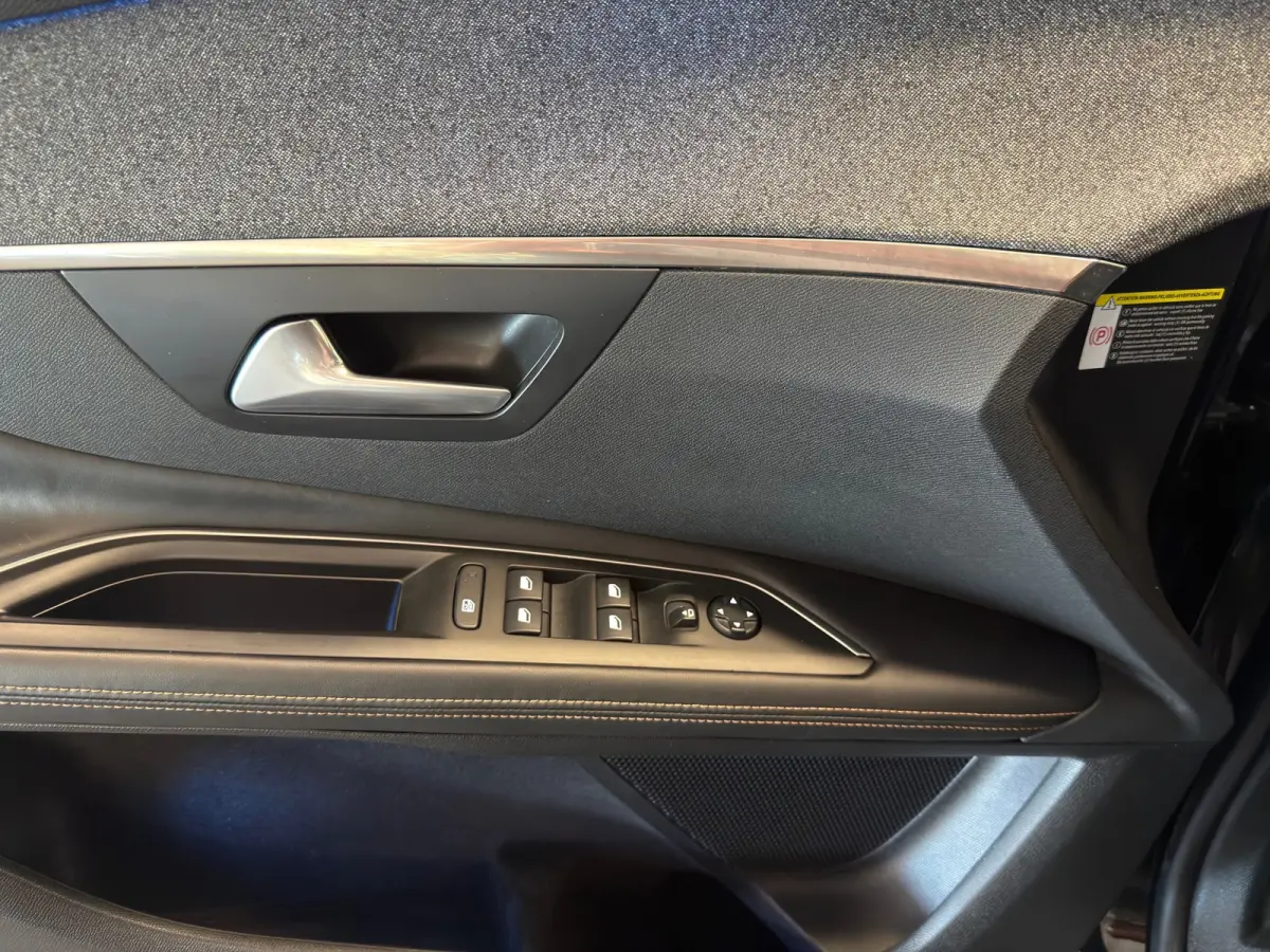 1.6 GT Line| NAVI/CAMERA, PANORAMA, CRUISE, ECC AIRCO