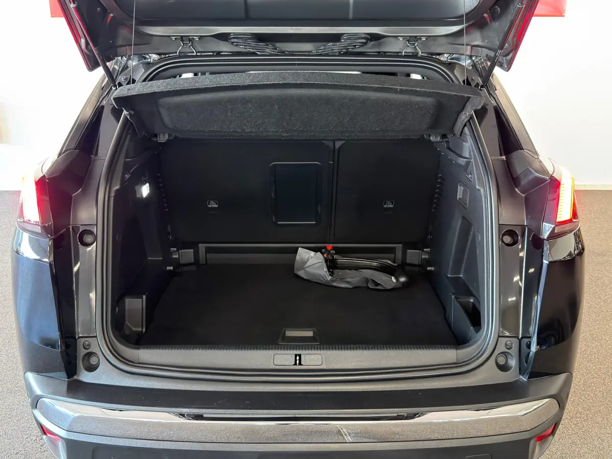 1.6 GT Line| NAVI/CAMERA, PANORAMA, CRUISE, ECC AIRCO