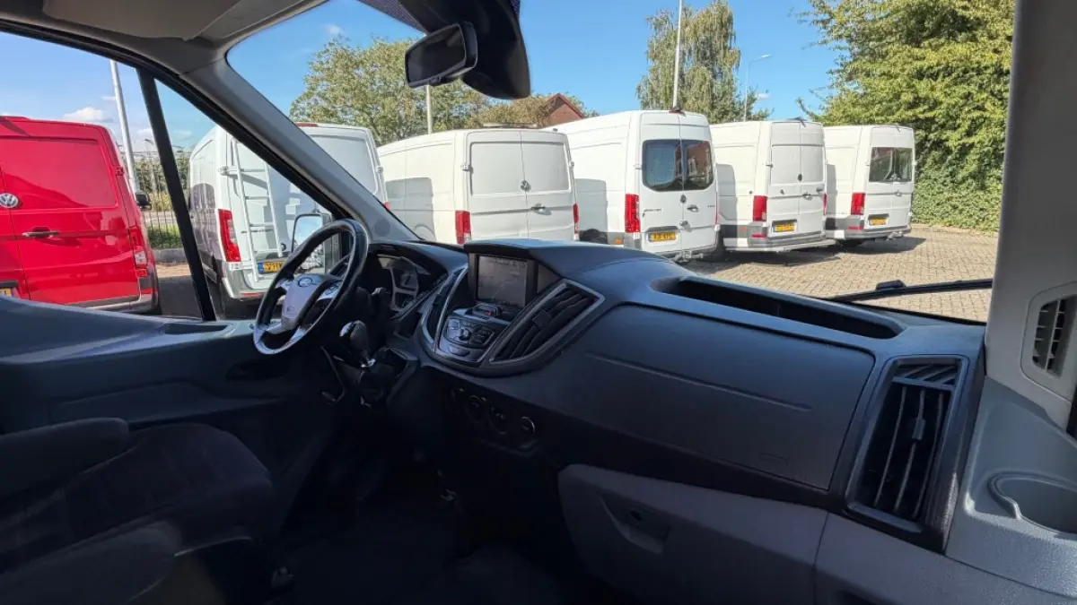2.0 TDCI 96KW 131PK L2H2 AIRCO/ CRUISE CONTROL/ NAVIGATIE/ TREKHAAK/ 100% DEALERONDERHOUDEN