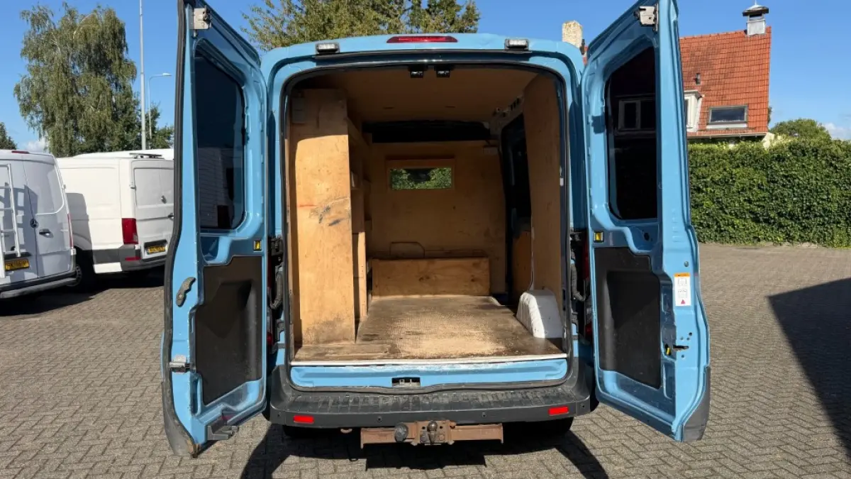 2.0 TDCI 96KW 131PK L2H2 AIRCO/ CRUISE CONTROL/ NAVIGATIE/ TREKHAAK/ 100% DEALERONDERHOUDEN