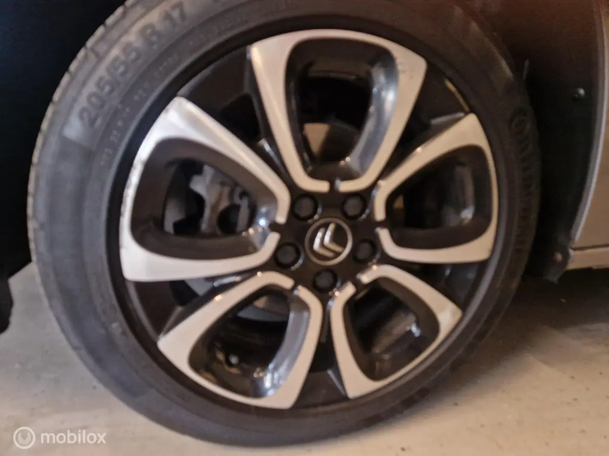 XL 1.2 PureTech Shine