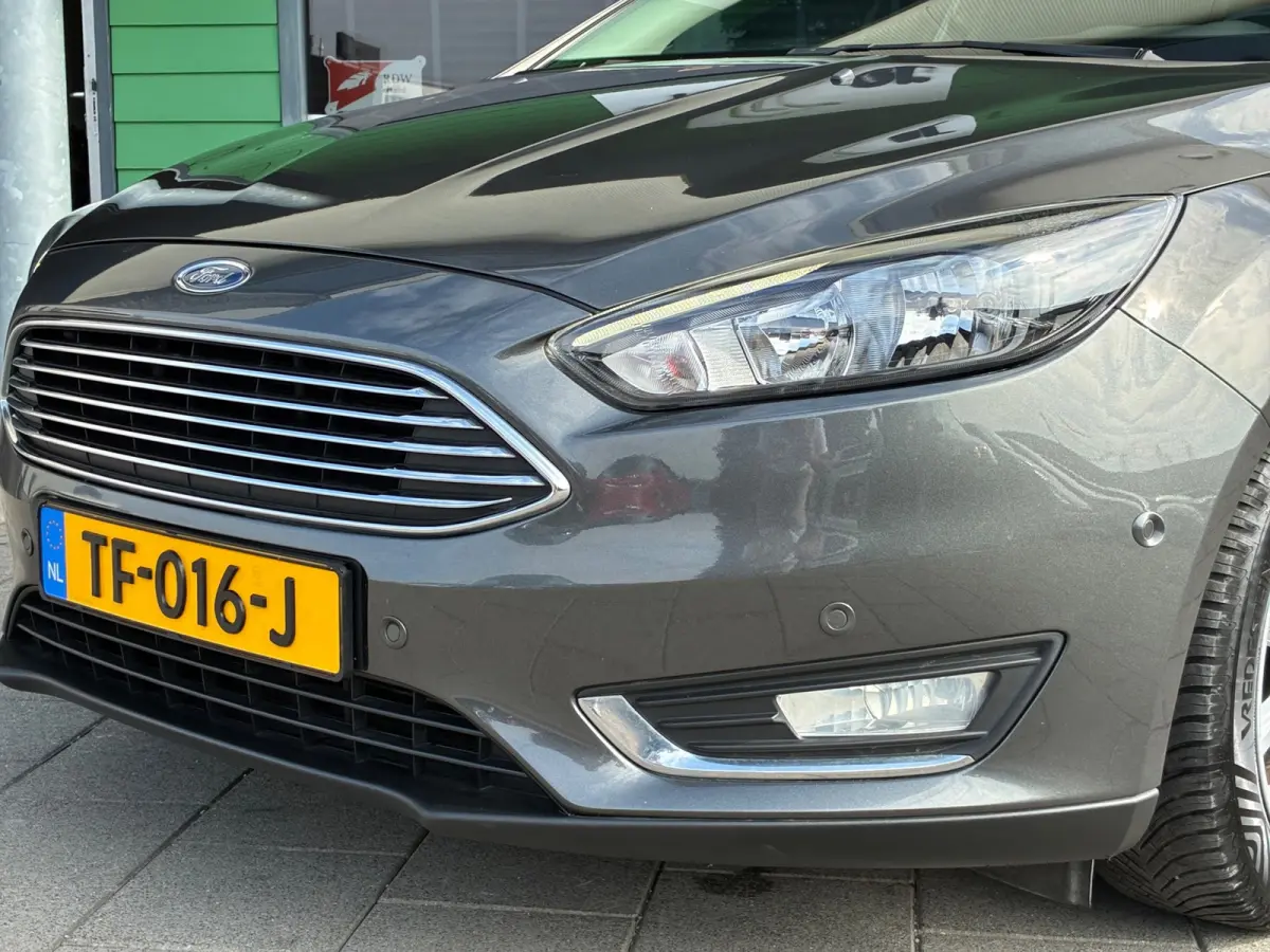 1.0 Titanium|Automaat|D-riem v.v.|Navigatie|Climatronic|CruiseControl|PDC|Trekhaak|