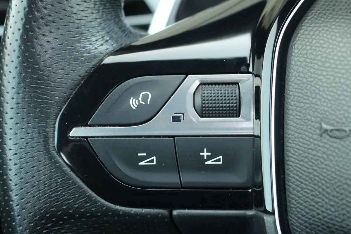 1.6 GT | Pano | Afn. Trekhaak | Carplay | Keyless | Elek. Achterklep | Camera | PDC | Pano | Afn. Trekhaak | Carplay | Keyless | Elek. Achterklep | Camera | PDC |