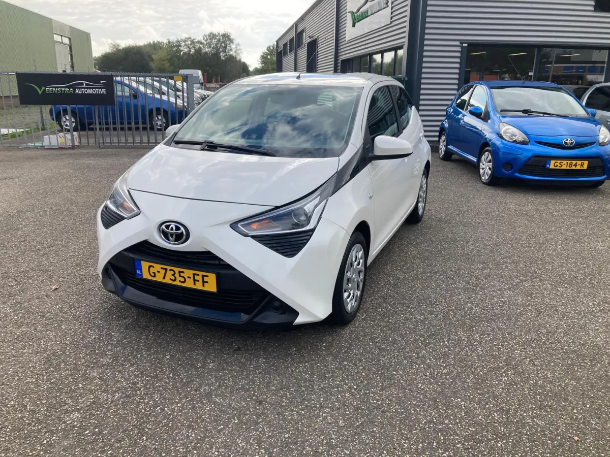 1.0 VVT-i X-Play | 2019 | 233.000 KM | Airco | Multimedia | APK 09-2027