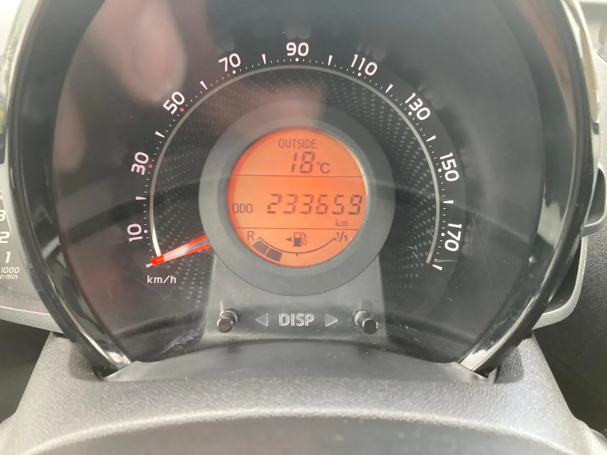 1.0 VVT-i X-Play | 2019 | 233.000 KM | Airco | Multimedia | APK 09-2027