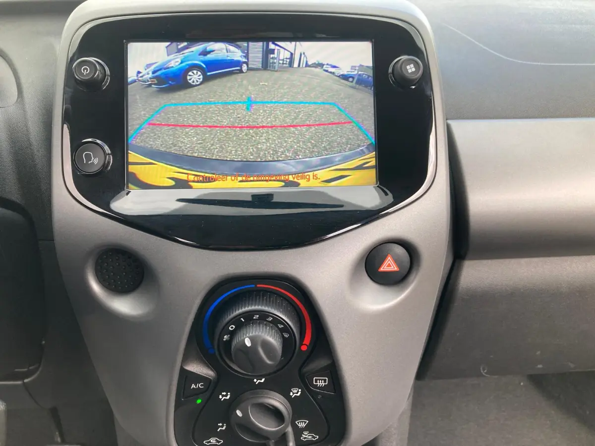 1.0 VVT-i X-Play | 2019 | 233.000 KM | Airco | Multimedia | APK 09-2027