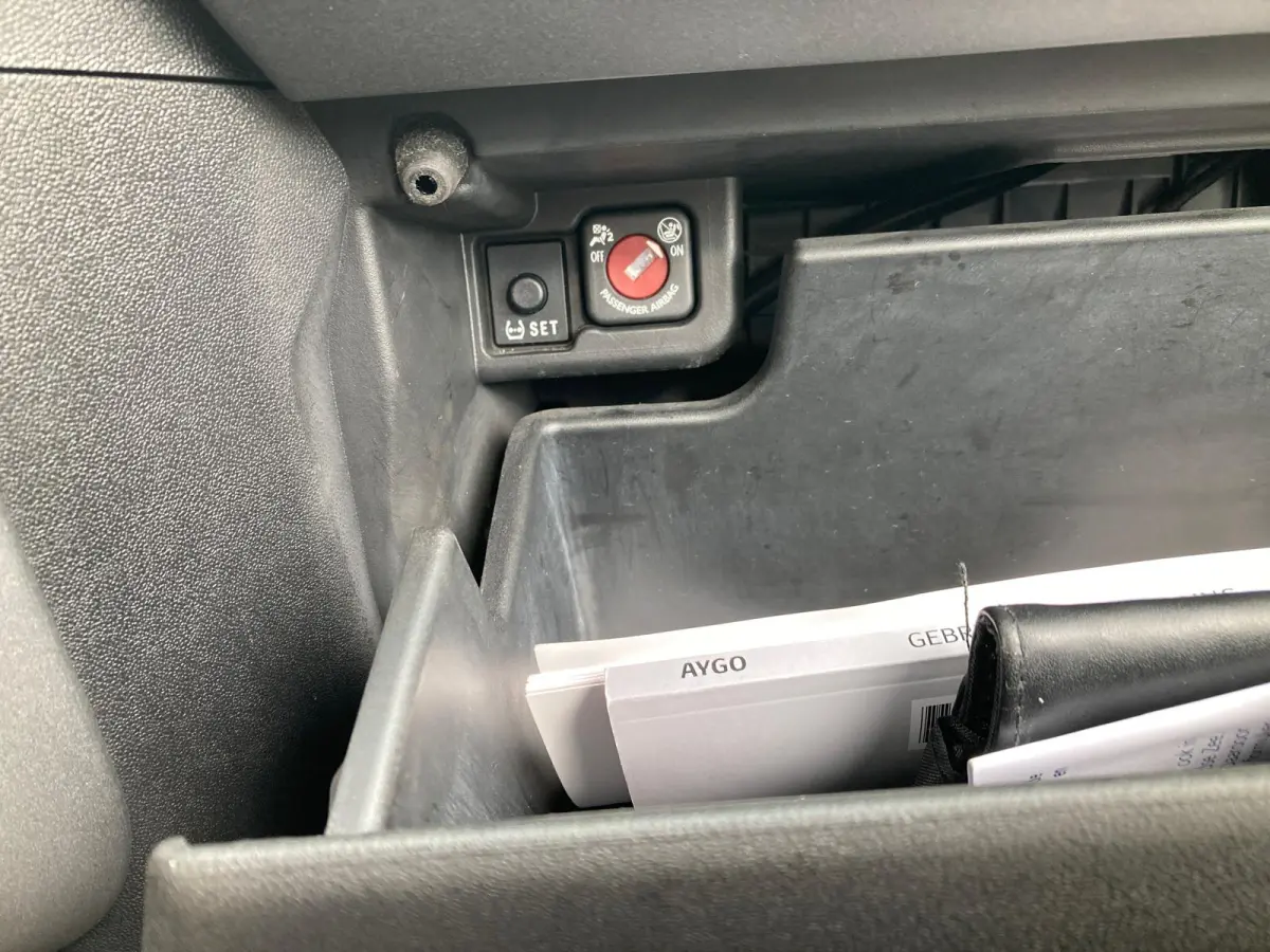 1.0 VVT-i X-Play | 2019 | 233.000 KM | Airco | Multimedia | APK 09-2027