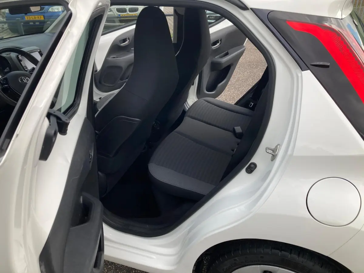 1.0 VVT-i X-Play | 2019 | 233.000 KM | Airco | Multimedia | APK 09-2027