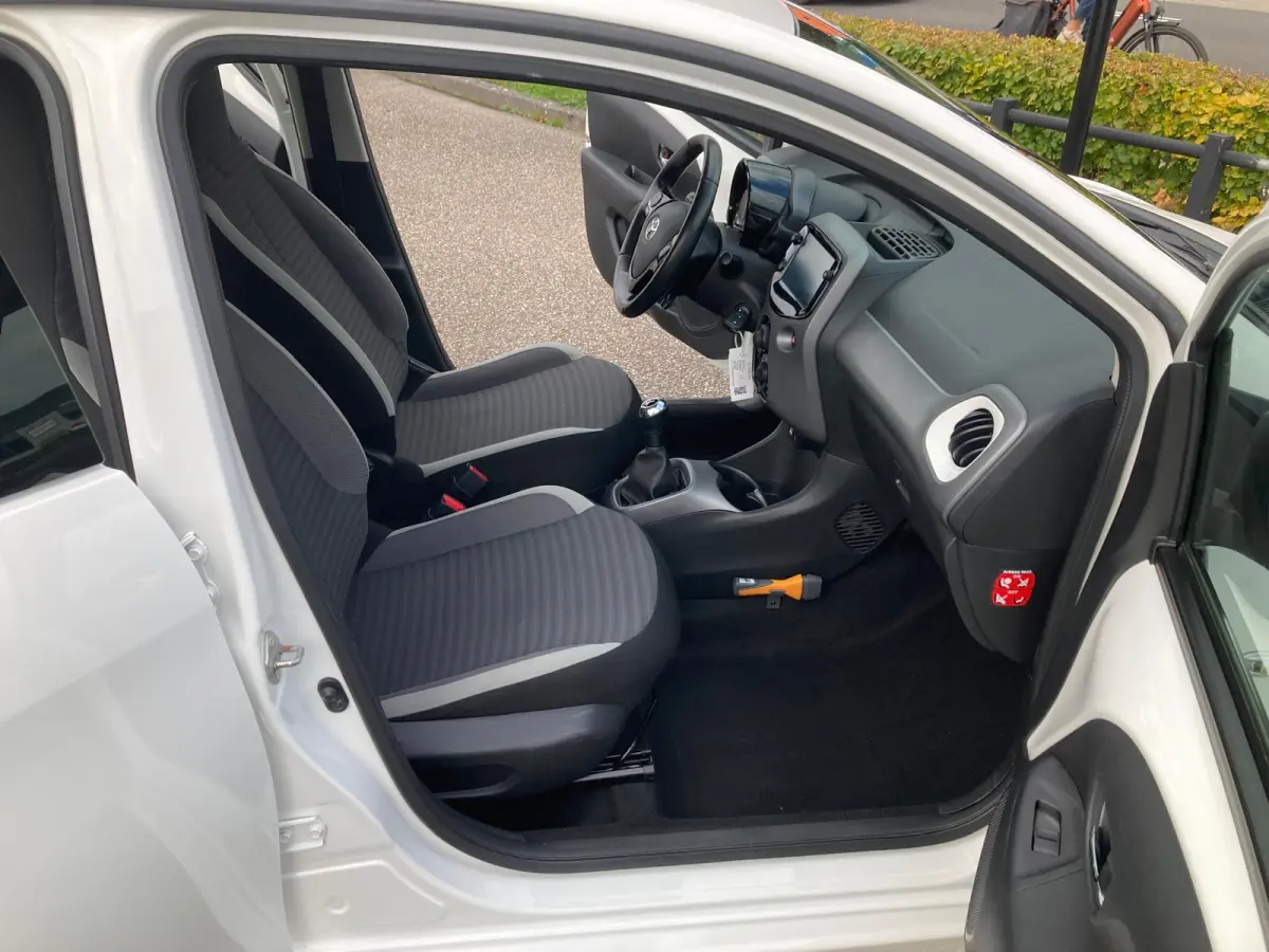 1.0 VVT-i X-Play | 2019 | 233.000 KM | Airco | Multimedia | APK 09-2027