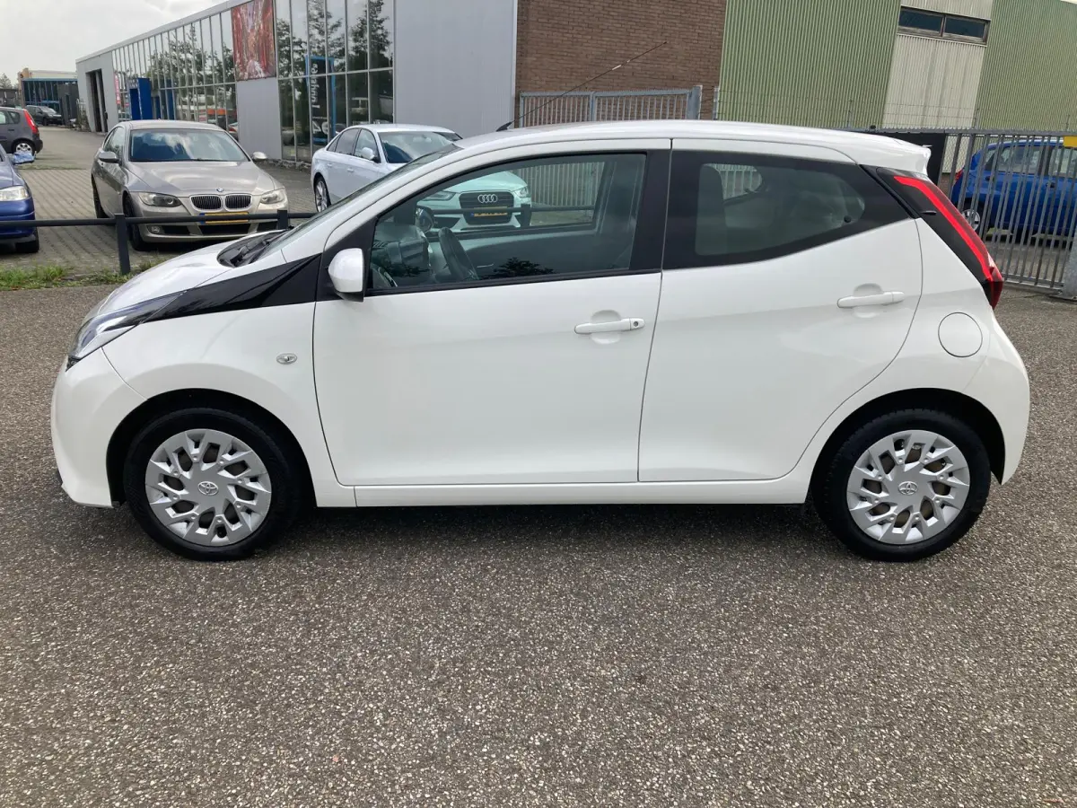 1.0 VVT-i X-Play | 2019 | 233.000 KM | Airco | Multimedia | APK 09-2027