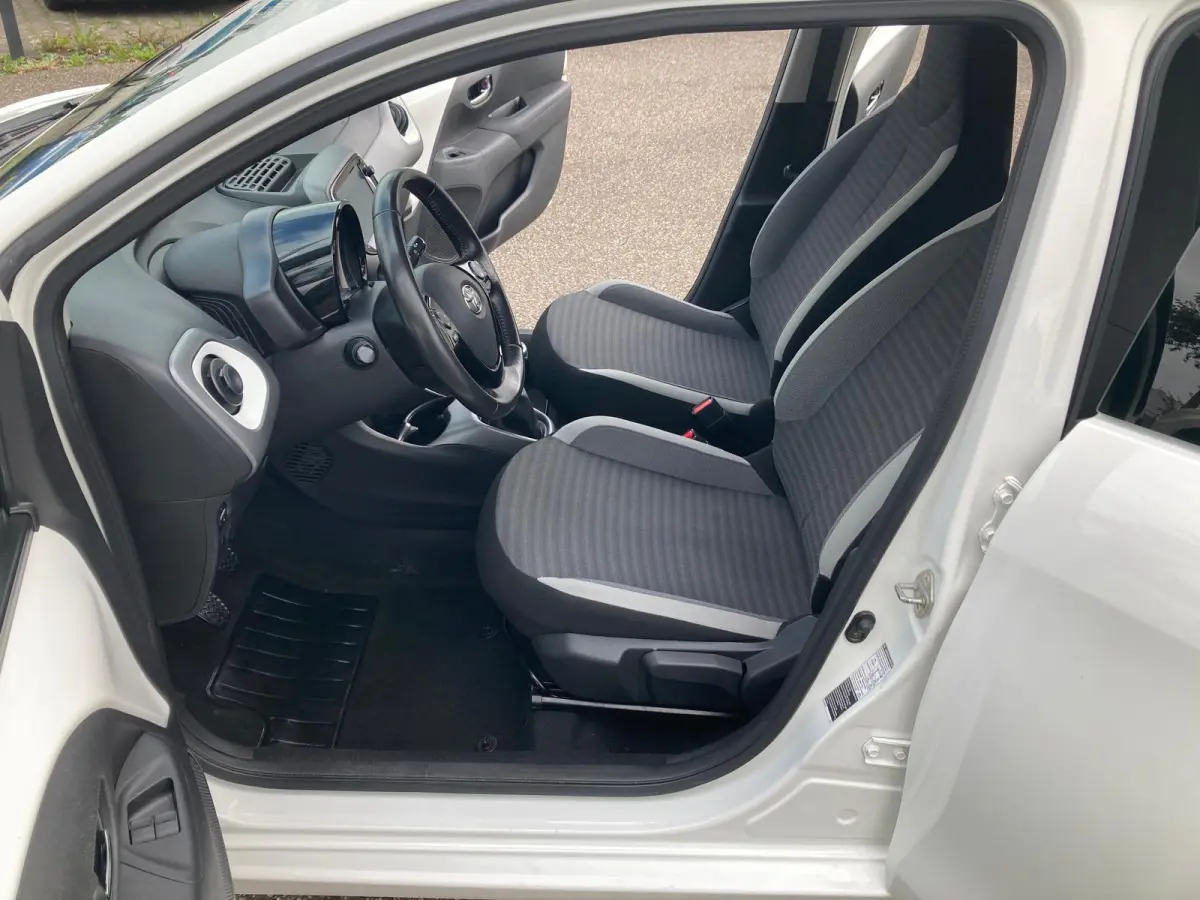 1.0 VVT-i X-Play | 2019 | 233.000 KM | Airco | Multimedia | APK 09-2027
