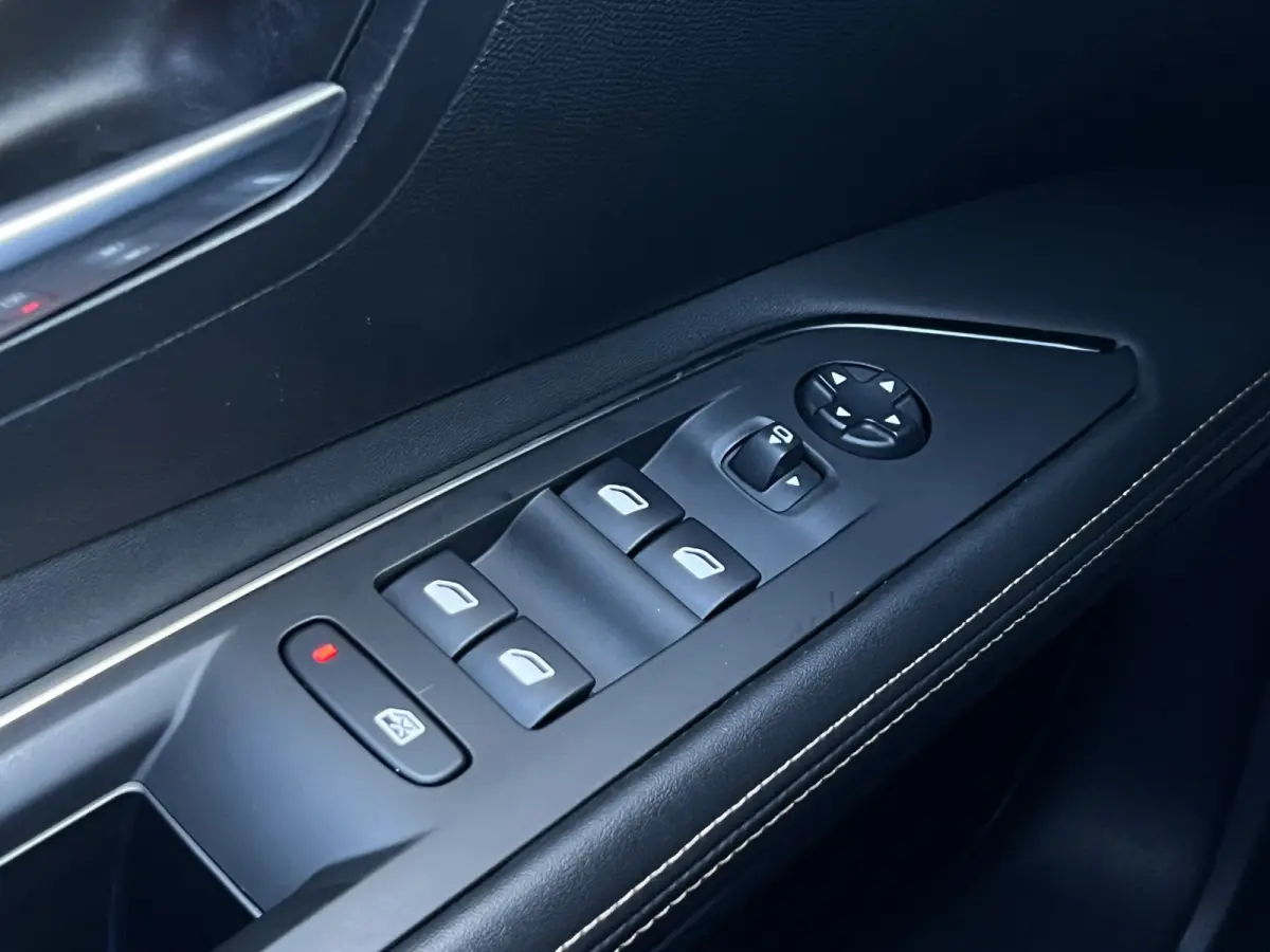 1.6 HYbrid4 300 GT | Pano | Leder | Memory | Camera