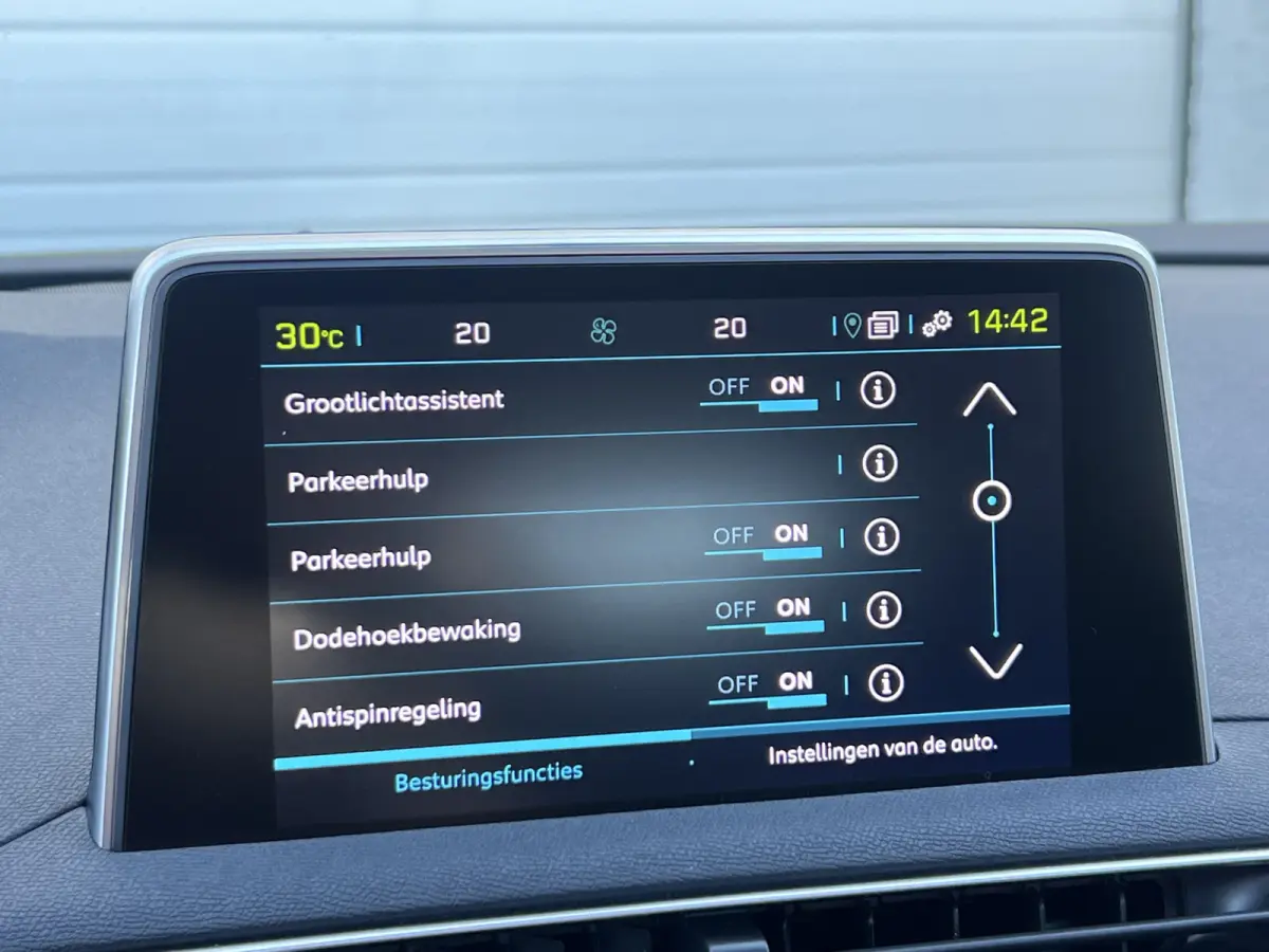 1.6 HYbrid4 300 GT | Pano | Leder | Memory | Camera