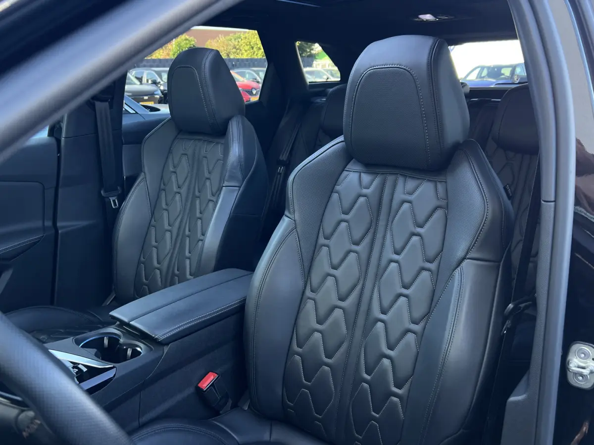 1.6 HYbrid4 300 GT | Pano | Leder | Memory | Camera