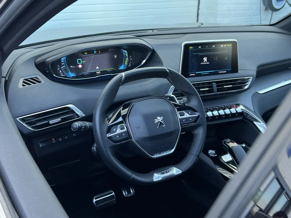 1.6 HYbrid4 300 GT | Pano | Leder | Memory | Camera