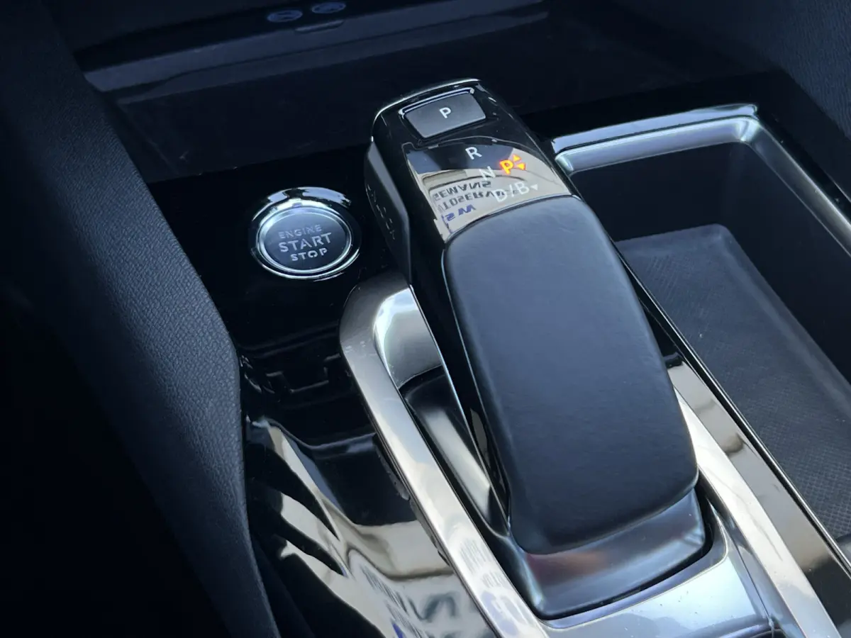 1.6 HYbrid4 300 GT | Pano | Leder | Memory | Camera