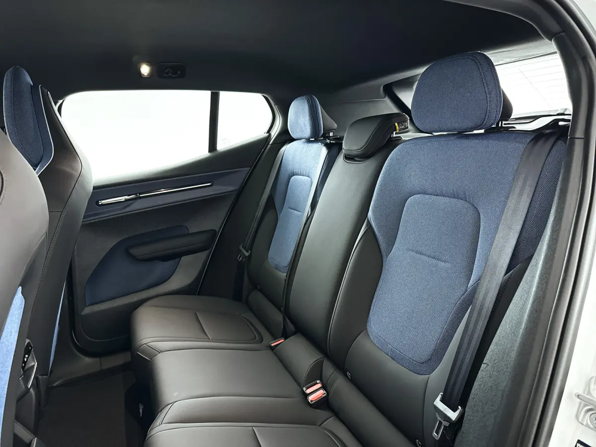 Single Motor Extended Range Plus 69 kWh | Parkeercamera | Harman Kardon | Stoel- en stuurverwarming | Elektrische stoelen