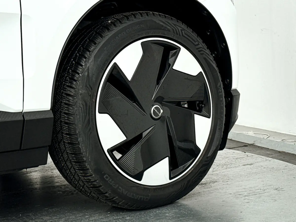Single Motor Extended Range Plus 69 kWh | Parkeercamera | Harman Kardon | Stoel- en stuurverwarming | Elektrische stoelen