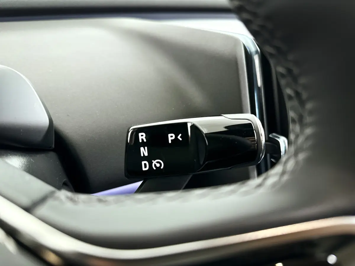 Single Motor Extended Range Plus 69 kWh | Parkeercamera | Harman Kardon | Stoel- en stuurverwarming | Elektrische stoelen