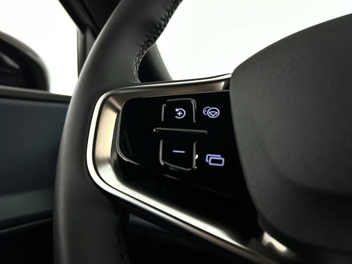 Single Motor Extended Range Plus 69 kWh | Parkeercamera | Harman Kardon | Stoel- en stuurverwarming | Elektrische stoelen