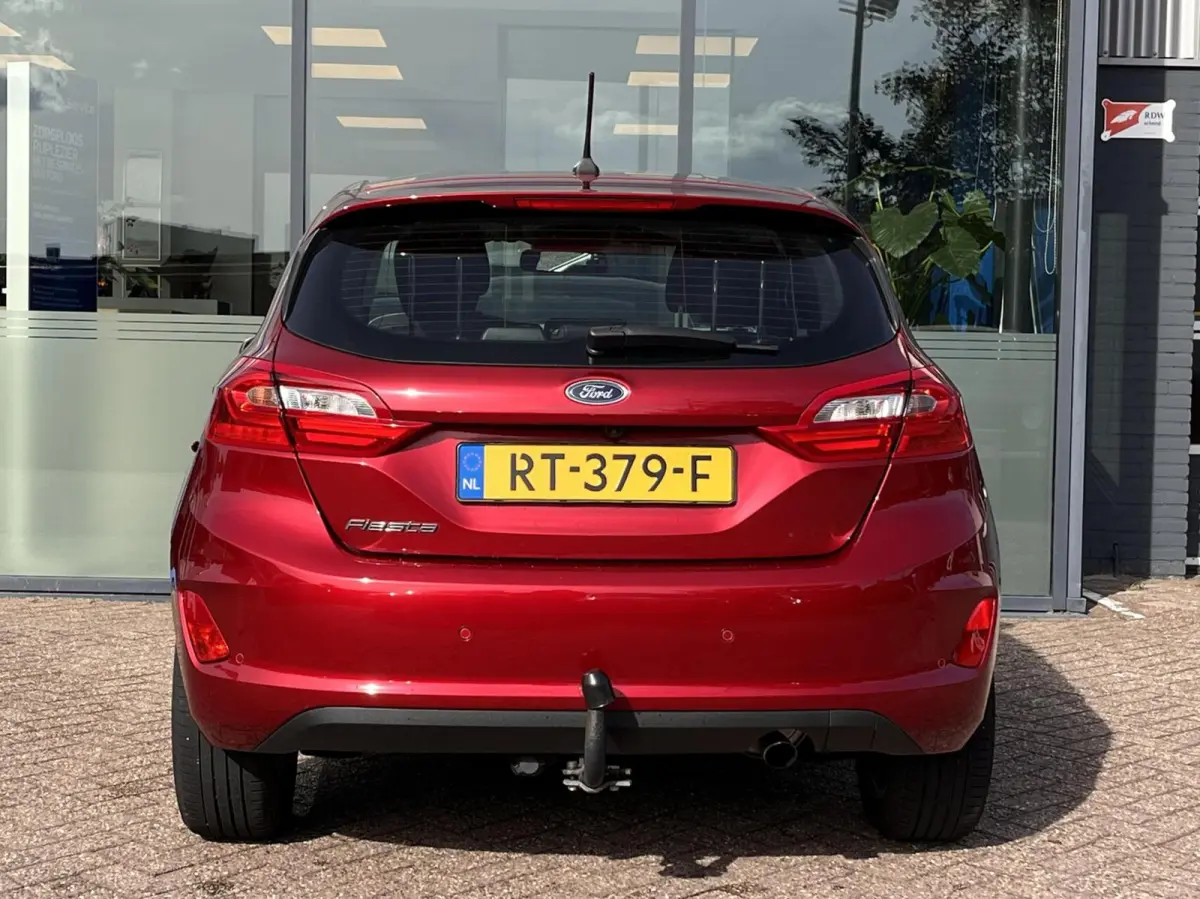 1.0 EcoBoost Titanium 100pk Trekhaak Adaptieve Cruise Camera Verwarmde Voorruit Navi B&O Parkeersensoren Climate 16'' Velgen *Leuk*