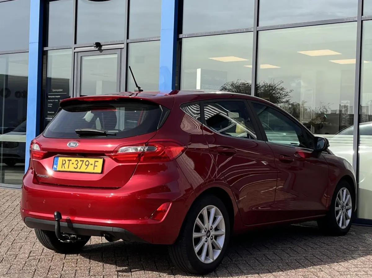 1.0 EcoBoost Titanium 100pk Trekhaak Adaptieve Cruise Camera Verwarmde Voorruit Navi B&O Parkeersensoren Climate 16'' Velgen *Leuk*