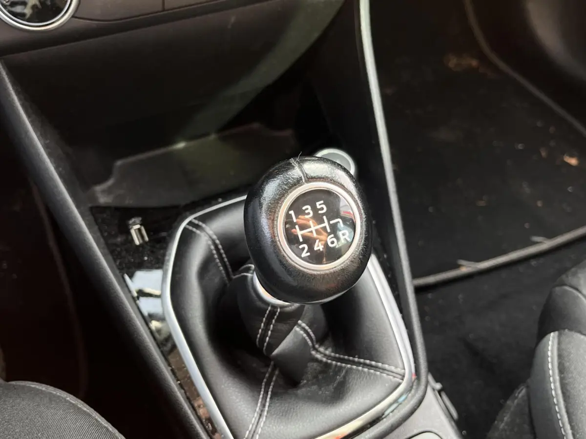 1.0 EcoBoost Titanium 100pk Trekhaak Adaptieve Cruise Camera Verwarmde Voorruit Navi B&O Parkeersensoren Climate 16'' Velgen *Leuk*