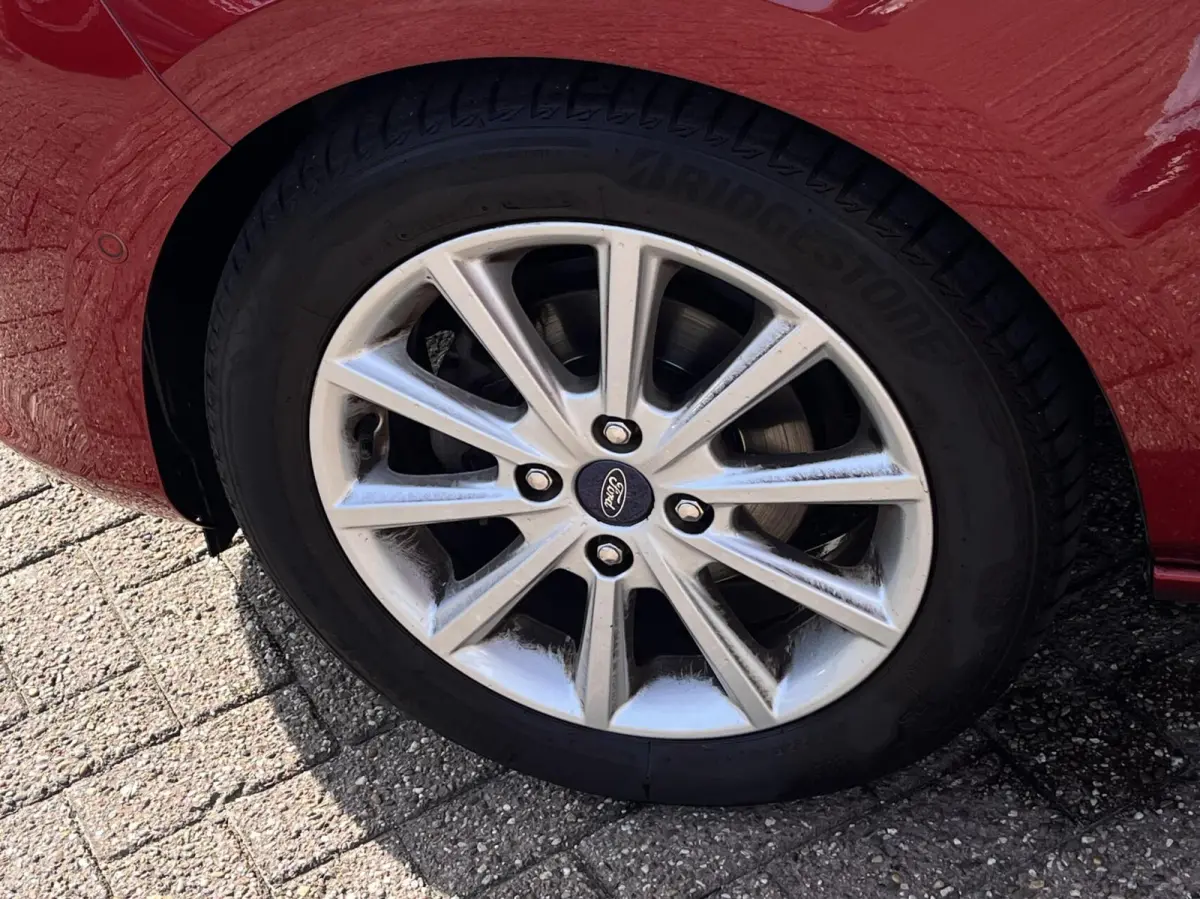 1.0 EcoBoost Titanium 100pk Trekhaak Adaptieve Cruise Camera Verwarmde Voorruit Navi B&O Parkeersensoren Climate 16'' Velgen *Leuk*