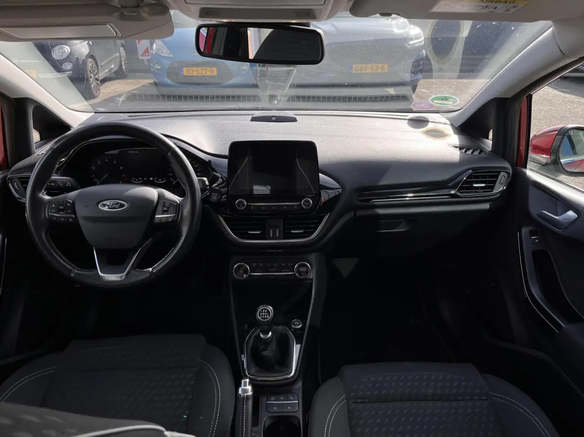 1.0 EcoBoost Titanium 100pk Trekhaak Adaptieve Cruise Camera Verwarmde Voorruit Navi B&O Parkeersensoren Climate 16'' Velgen *Leuk*