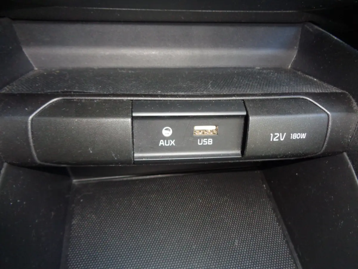 1.0 T-GDi DynamicLine Airco, Navigatie, Camera, PDC, LM velgen, Carplay/android