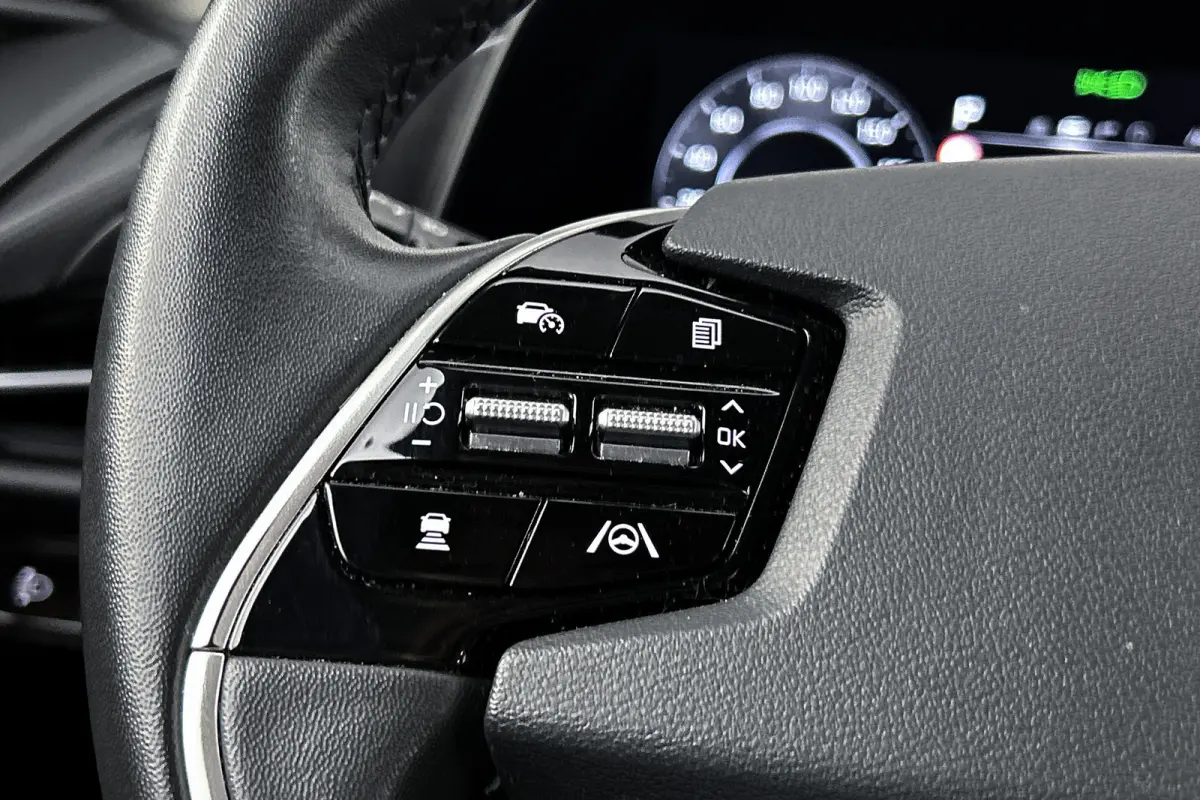 DynamicLine 64.8 kWh| S.O.H. 100% | Camera | Trekhaak | Adaptieve cruise control