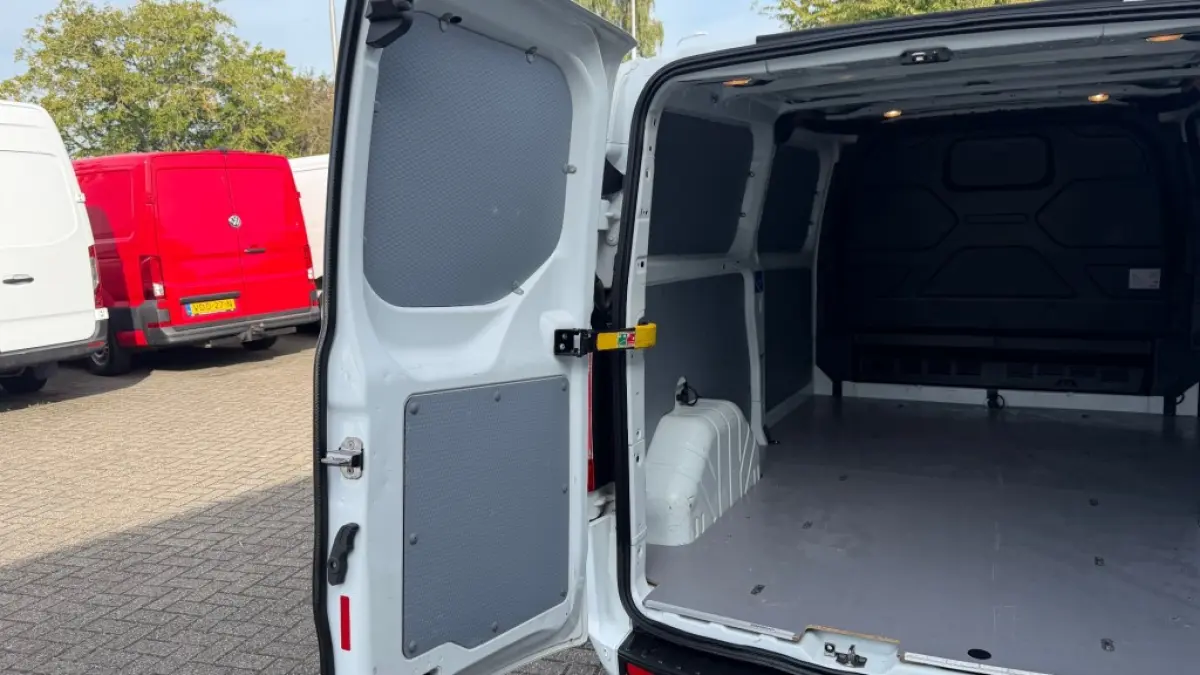 2.0 TDCI 77KW 105PK L2H1 EURO 6 AIRCO/ NAVIGATIE/ PARKEERSENSOREN/ 100% DEALERONDERHOUDEN