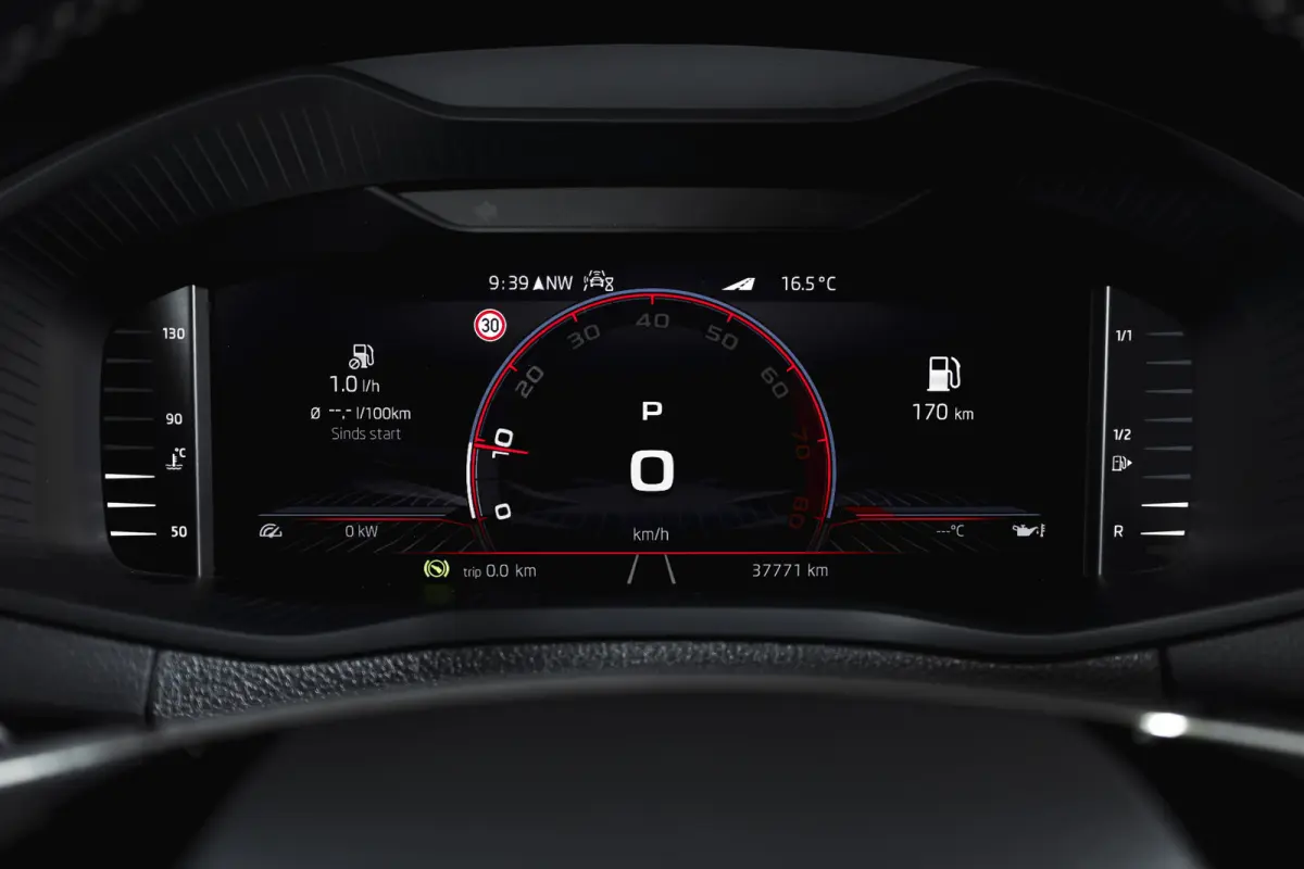 1.5 TSI ACT 150 PK Sportline Business | Afn. Trekhaak | Dig. Cockpit | Adapt. Cruise | Stoel-+Stuurverw. | Matrix LED | Camera | NAV+App. Connect | ECC | Elek. Klep | LM 18" |