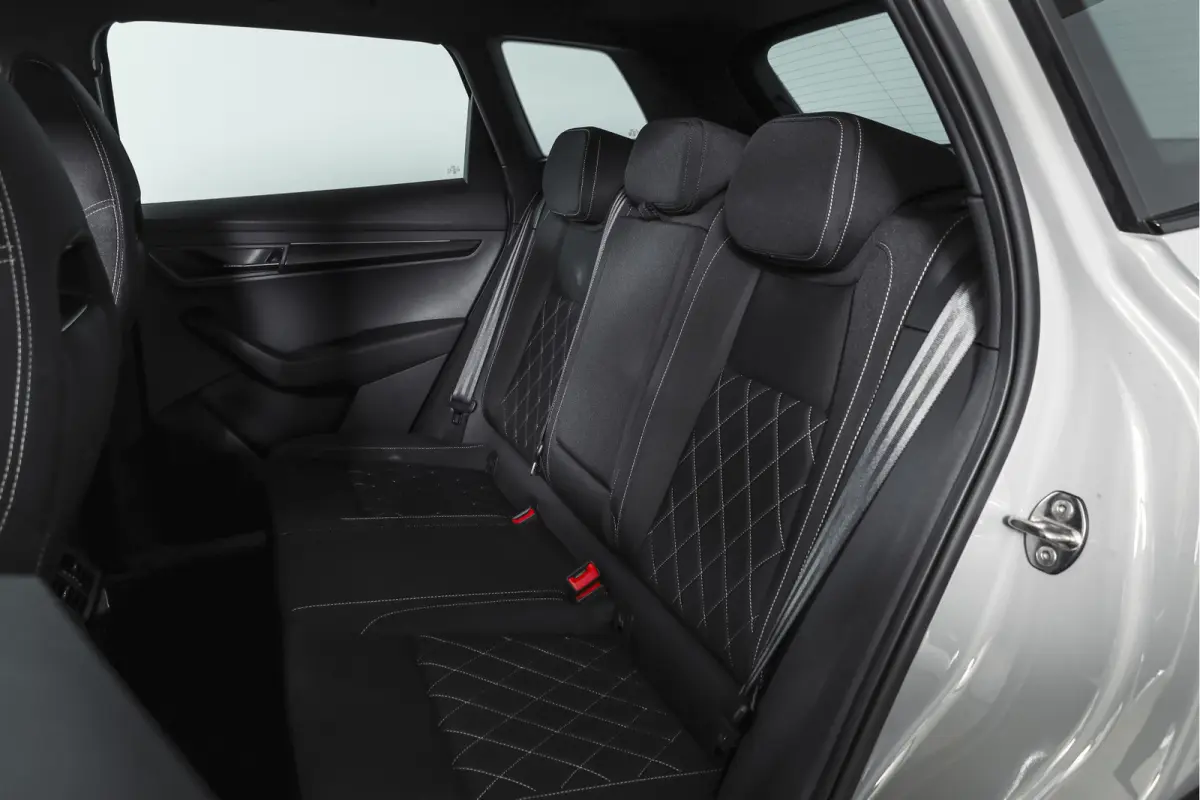 1.5 TSI ACT 150 PK Sportline Business | Afn. Trekhaak | Dig. Cockpit | Adapt. Cruise | Stoel-+Stuurverw. | Matrix LED | Camera | NAV+App. Connect | ECC | Elek. Klep | LM 18" |