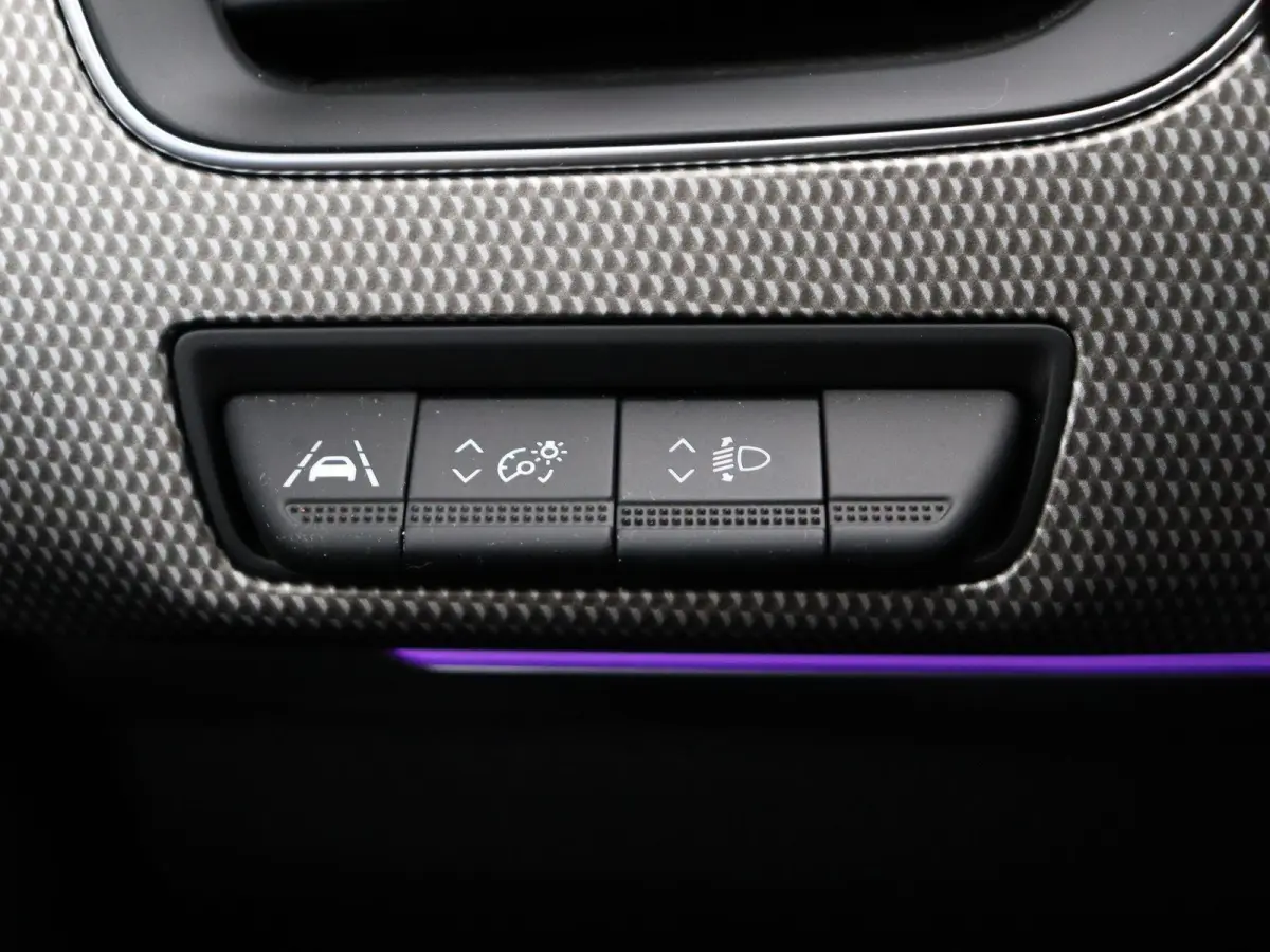 E-Tech full hybrid 145pk techno | 1e Eigenaar | ABD Dealeronderhouden | Trekhaak | Achteruitrijcamera | Pack look | Apple Carplay/Android Auto |