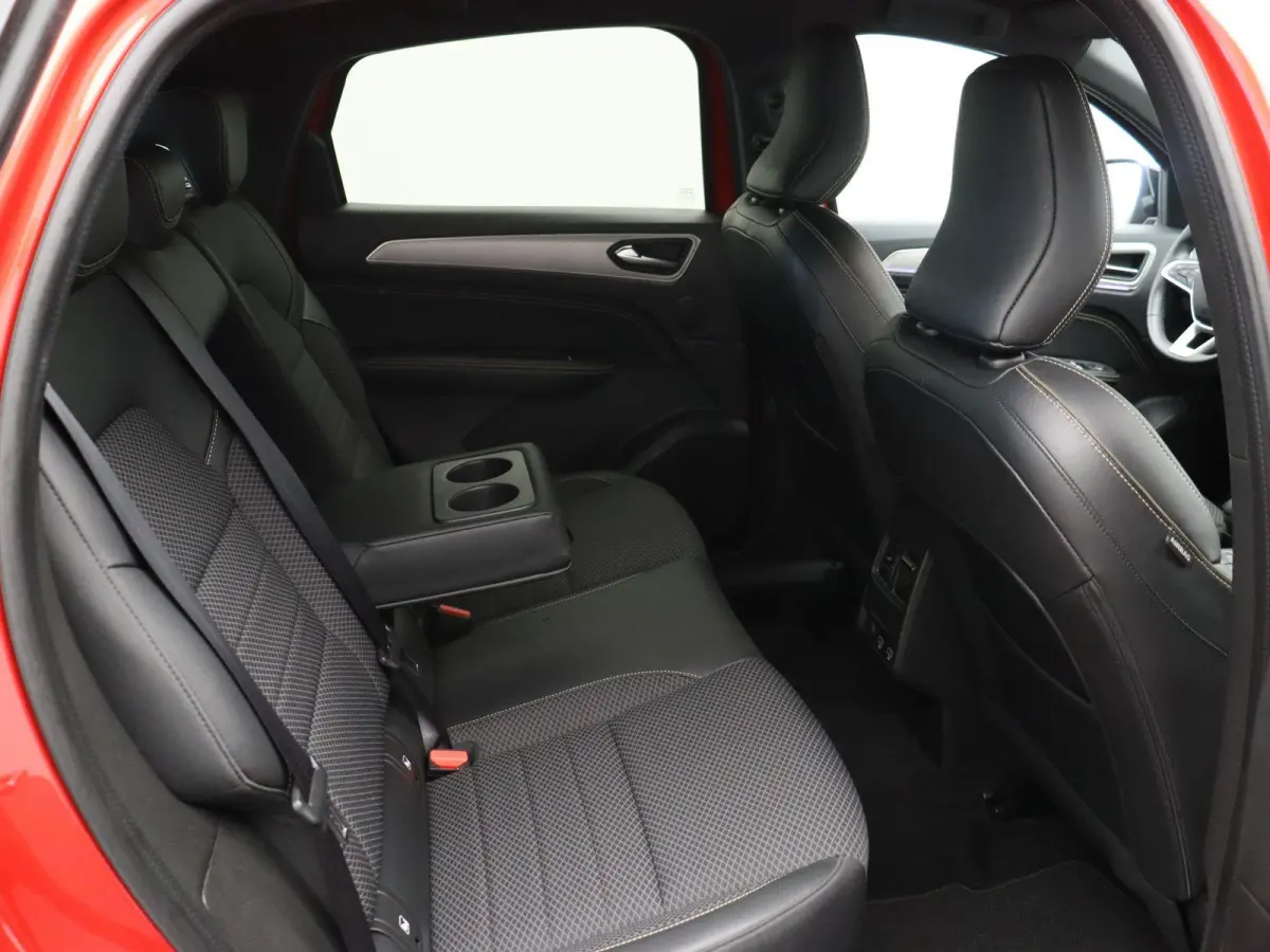 E-Tech full hybrid 145pk techno | 1e Eigenaar | ABD Dealeronderhouden | Trekhaak | Achteruitrijcamera | Pack look | Apple Carplay/Android Auto |