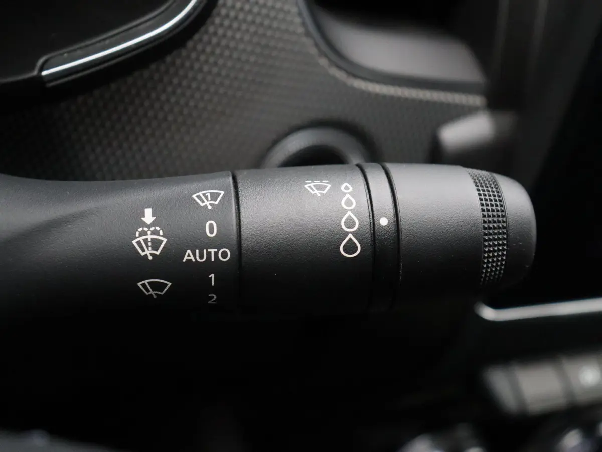 E-Tech full hybrid 145pk techno | 1e Eigenaar | ABD Dealeronderhouden | Trekhaak | Achteruitrijcamera | Pack look | Apple Carplay/Android Auto |
