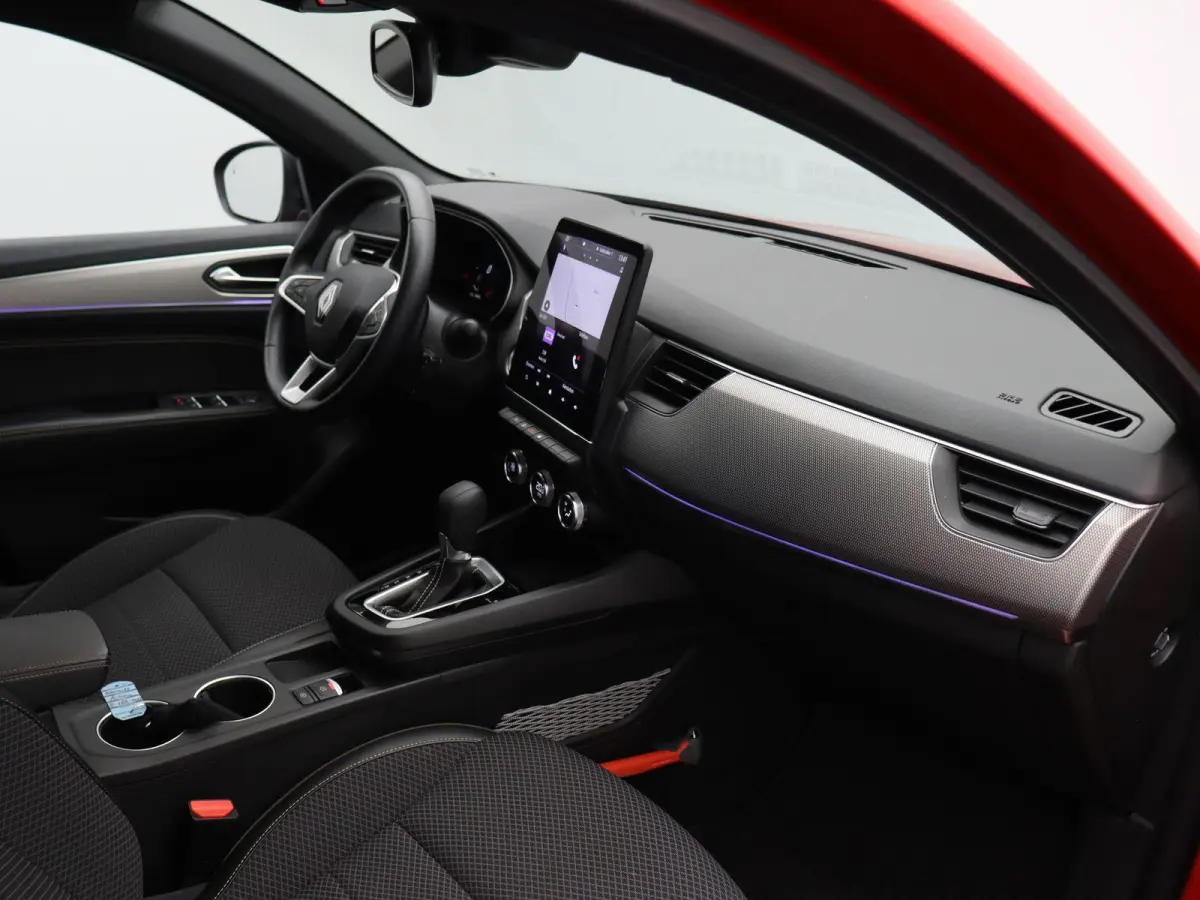 E-Tech full hybrid 145pk techno | 1e Eigenaar | ABD Dealeronderhouden | Trekhaak | Achteruitrijcamera | Pack look | Apple Carplay/Android Auto |