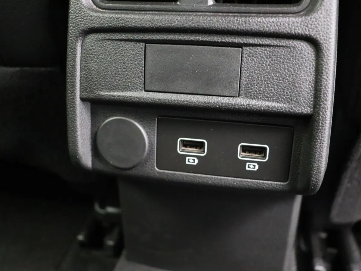 E-Tech full hybrid 145pk techno | 1e Eigenaar | ABD Dealeronderhouden | Trekhaak | Achteruitrijcamera | Pack look | Apple Carplay/Android Auto |