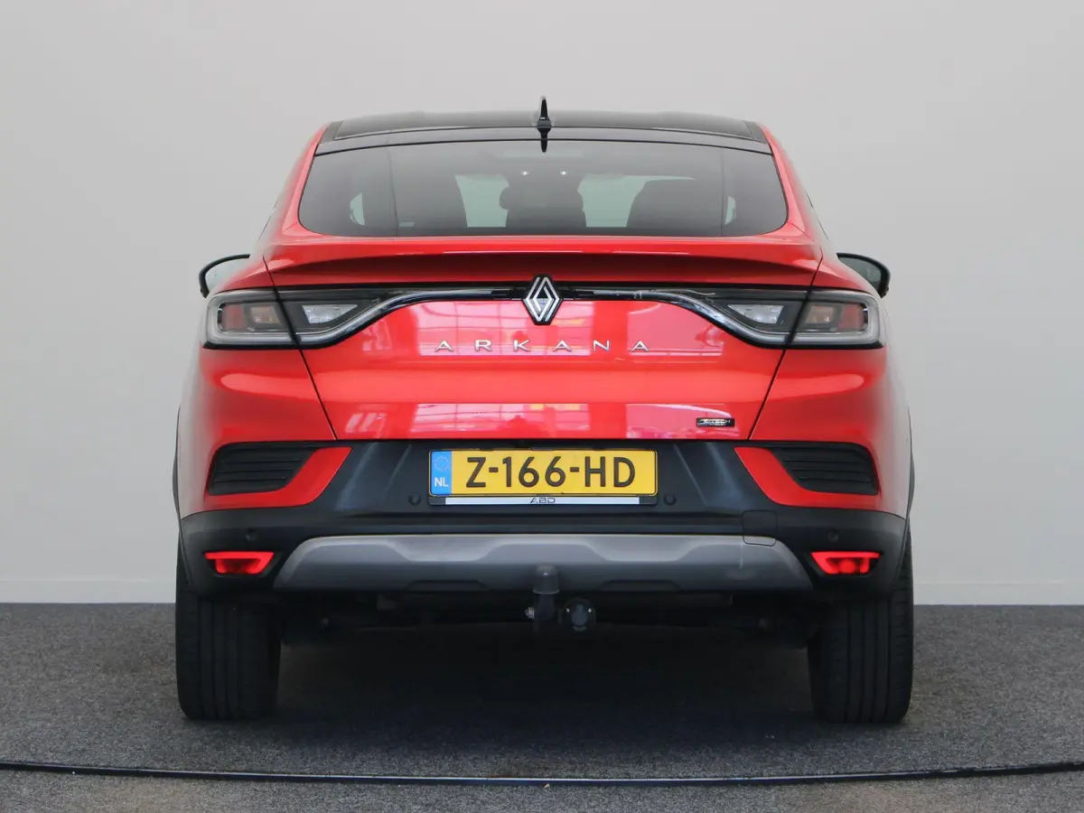 E-Tech full hybrid 145pk techno | 1e Eigenaar | ABD Dealeronderhouden | Trekhaak | Achteruitrijcamera | Pack look | Apple Carplay/Android Auto |