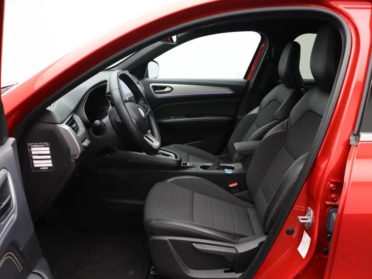 E-Tech full hybrid 145pk techno | 1e Eigenaar | ABD Dealeronderhouden | Trekhaak | Achteruitrijcamera | Pack look | Apple Carplay/Android Auto |