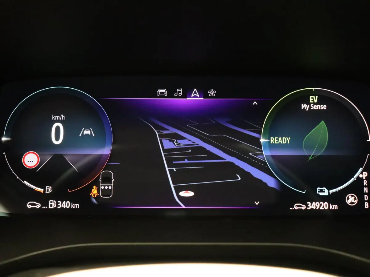 E-Tech full hybrid 145pk techno | 1e Eigenaar | ABD Dealeronderhouden | Trekhaak | Achteruitrijcamera | Pack look | Apple Carplay/Android Auto |
