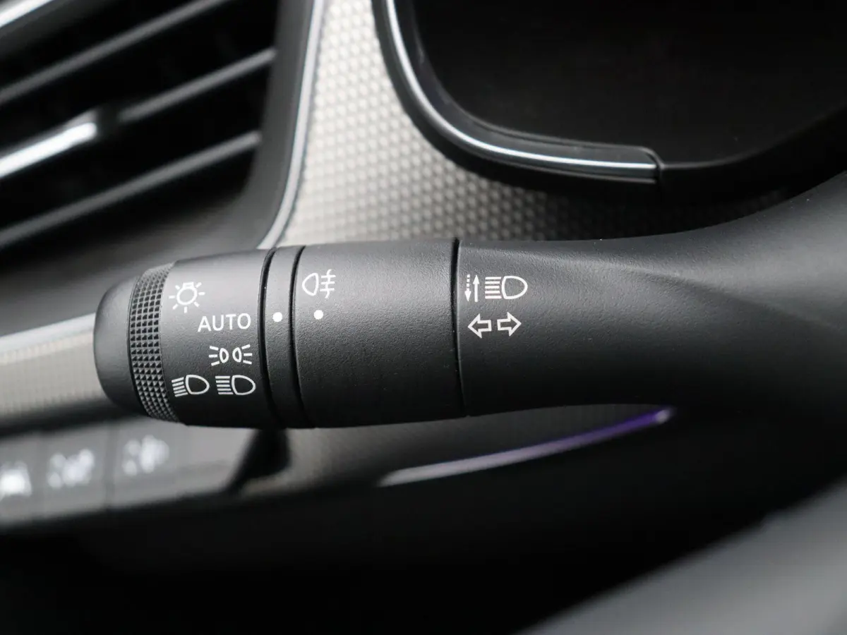E-Tech full hybrid 145pk techno | 1e Eigenaar | ABD Dealeronderhouden | Trekhaak | Achteruitrijcamera | Pack look | Apple Carplay/Android Auto |